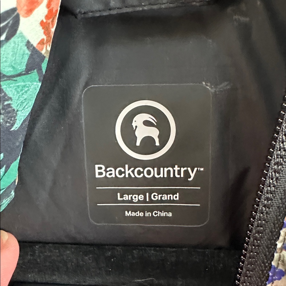 Backcountry hooded down jacket - image 10